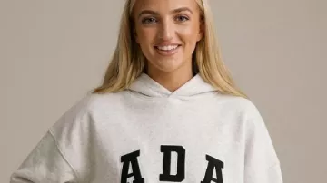 The Princess Diaries T02 Sudadera Oversized de la Princesa Andre que lleva ella misma (Crystal Esther Andre) como se ve en The Princess Diaries (T02)