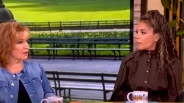 Túnica de seda Zimmermann Luna Obi llevada por Sunny Hostin vista en The View el 25 de junio de 2026