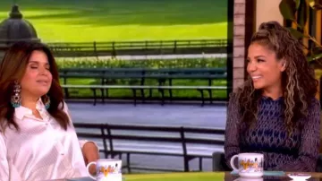Vestido Maxi Lamé de manga larga 3D con patrón de diamantes de Missoni llevado por Sunny Hostin tal y como se ve en The View el 26 de junio de 2026