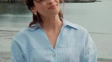 Un castillo propio Camisa azul de rayas de Erica Cerra