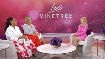 Falda amplia floral de Ann Taylor llevada por Sheinelle Jones, vista en Today with Jenna & Sheinelle el 25 de junio de 2026