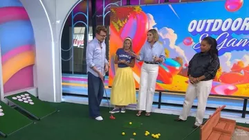 Falda amplia floral de Ann Taylor llevada por Jenna Bush Hager tal como se ve en Today with Jenna & Sheinelle el 26 de junio de 2026