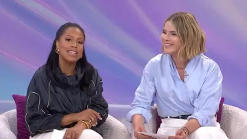 Vaqueros de pierna ancha Kasey de talla media con barba de Verónica llevados por Jenna Bush Hager, como se ve en Today with Jenna & Sheinelle el 29 de junio de 2026