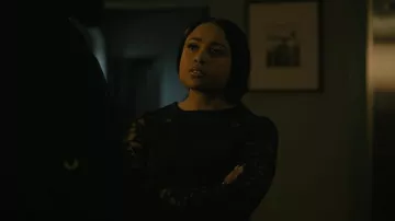Camiseta de encaje Free People No Excuses llevada por Tiffany (Hannaha Hall) como se ve en The Chi (S08E05)