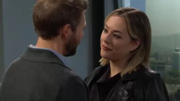Chaqueta motera de cuero AllSaints Dalby Slim Fit usada por Hope Logan (Annika Noelle) como se ve en The Bold and the Beautiful (S39E200)
