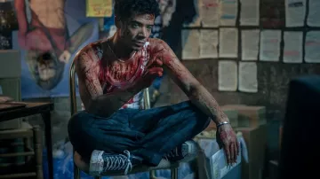Sneakers worn by Louis de Pointe du Lac (Jacob Anderson) in The Vampire Lestat (E03)