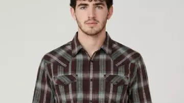 Camisa de cuadros Finn Little de Dutton Ranch 2026 usada por Carter (Finn Little) tal como se ve en Dutton Ranch (T01)