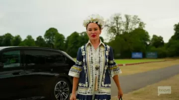 Minicamisa de algodón y popelina estampada de La Doublej Choux que lleva Kimi Murdoch, visto en Ladies of London (S04E07)