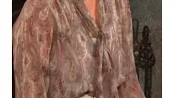 Blusa con cuello de Paisley de Nikki Reed Newman (Melody Thomas Scott) en The Young and the Restless (S53)