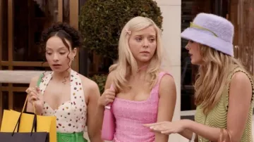 Burberry Tb Shoulder Bag worn by Elle Woods (Lexi Minetree) as seen in Elle (S01E01)