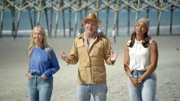 Jersey tipo baguette Pullover que lleva Sarah Baeumler visto en Battle on the Beach (S05E04)