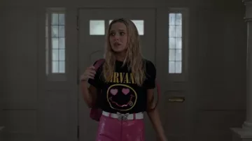 Vaqueros de moda punkdiy Cinturones usados por Elle Woods (Lexi Minetree) como se ve en Elle (S01E01)