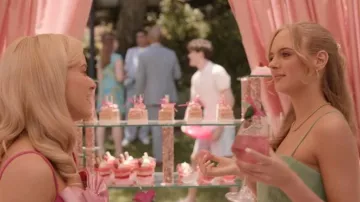 Collar de tenis Swarovski Matriz bañado en oro y cristal que lleva Madison (Jessica Belkin) tal como se ve en Elle (S01E01)