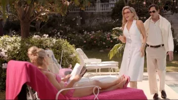 Sandalias de cuña Ampeo llevadas por Elle Woods (Lexi Minetree) como se ve en Elle (S01E01)