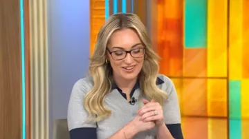 Top de punto de punto con cuello contrastante Commense llevado por Kelly O'grady, visto en CBS Mornings el 22 de junio de 2026