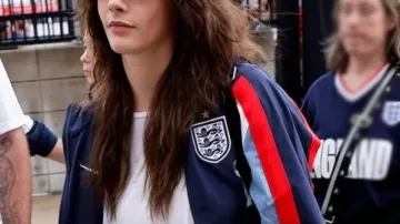 Cara Delevingne Copa Mundial de la FIFA 2026 Chaqueta Azul