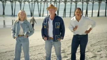 Buenos vaqueros americanos de cintura alta Palazzo High Rise usados por Sarah Baeumler vistos en Battle on the Beach (S05E05)