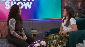 Pantalones de seda de sarga estampados de Alemais Liana usados por Kelly Clarkson tal y como se ve en The Kelly Clarkson Show el 1 de julio de 2026