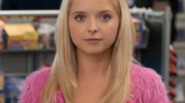 Cardigan de lana de lana Lexi Minetree Elle 2026 usado por Elle Woods (Lexi Minetree) tal como se ve en Elle (S02)