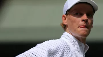Campeonato de Jannik Sinner Wimbledon 2026 Chaqueta de Jannik Sinner en Jannik Sinner ¡regresa a la pista central! ???????? | Huelga total | Wimbledon 2026