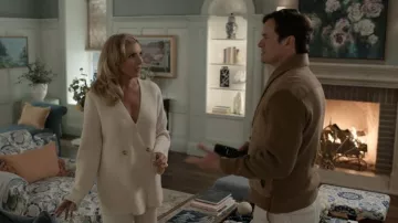 Jersey Seroya Tundra usado por Eva Woods (June Diane Raphael) tal como se ve en Elle (S01E02)