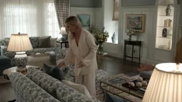 Pantalones de punto Seroya Juna usados por Eva Woods (June Diane Raphael) como se ve en Elle (S01E02)