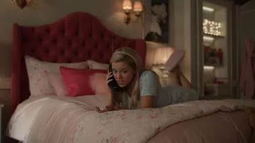 Mini vestido de punto a cuadros de autorretrato que lleva Elle Woods (Lexi Minetree) tal como se ve en Elle (S01E03)