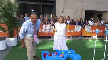 Falda Maxi de encaje Donna elegante y de cintura corbata llevada por Stephanie Oppenheim, tal como se ve en Today el 2 de julio de 2026