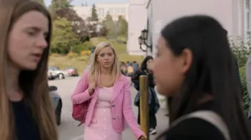 Bolso mochila Gucci que lleva Elle Woods (Lexi Minetree) como se ve en Elle (S01E05)