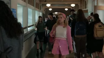 Jupe en tweed Maje Ilabar Short avant porté par Elle Woods (Lexi Minetree) tel que vu dans Elle (S01E05)