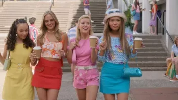 Vaqueros de moda punkdiy Cinturones usados por Elle Woods (Lexi Minetree) como se ve en Elle (S01E08)