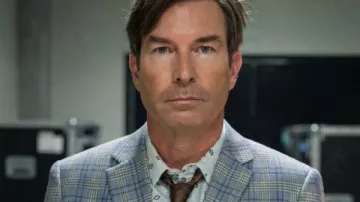Summer’s Last Resort 2026 Jerry O’Connell Plaid Blazer worn by Glenn (Jerry O'Connell) as seen in Summer's Last Resort