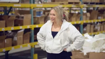 Athleta Mediumweight Plush Fleece portée par Kacie Adkison telle que vue dans The McBee Dynasty : Real American Cowboys (S03E02)