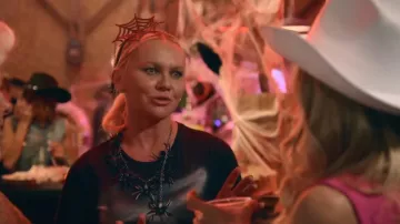 Conjunto de collar de diadema de araña HEAVENGLOW llevado por Galyna Saltkovska tal como se ve en The McBee Dynasty: Real American Cowboys (S03E03)