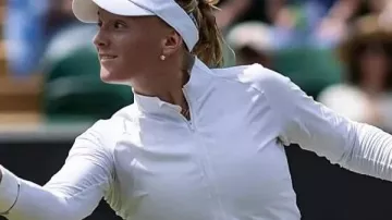 Joueuse de tennis américaine Ashlyn Krueger Veste blanche de Wimbledon
