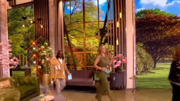 Pantalon en sergé lavé à fente Theory porté par Sara Haines tel que vu dans The View le 7 juillet 2026
