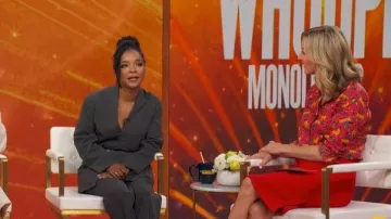 Chemise en soie boutonnée J.Crew portée par Lara Spencer telle que vue dans Good Morning America le 6 juillet 2026