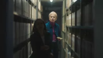 Veste féminine Cecil portée par Patience Evans (Ella Maisy Purvis) telle que vue dans Patience (S01E06)
