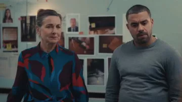 Blusas y túnicas de Vila llevadas por la Dra. Loretta Parsons (Liza Sadovy) como se ve en Patience (S02E02)