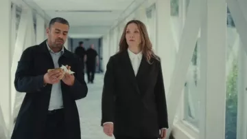 Diseñamos una americana Marly que lleva la inspectora Frankie Monroe (Jessica Hynes) como se ve en Patience (S02E05)