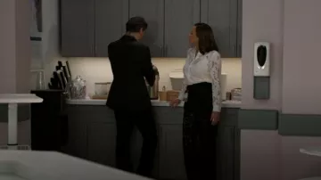 Express High Waisted Lace Trouser Pant worn by Dr. Nicole Dupree Richardson (Daphnée Duplaix) as seen in Beyond the Gates (S02E117)