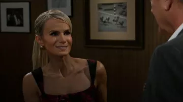Pendientes Jenny Bird Art Heart Puff usados por Vanessa McBride (Lauren Buglioli) como se ve en Más allá de las puertas (S02E118)