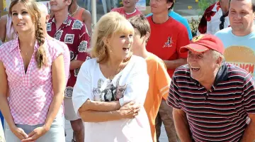 la casquette rouge de Jacky Pic (Claude Brasseur) dans Camping 2