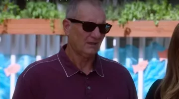 Sunglasses Ray-Ban Wayfarer Jay Pritchett (Ed O'neill) in " Modern Family
