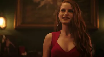 Les boucles d'oreilles de Che­ryl Blos­som (Ma­de­laine Petsch) dans Ri­ver­dale S01E10