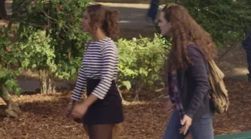 Jessica Davis (Alisha Boe) Striped boatneck J.Crew T-shirt in 13 Reasons Why S01E02