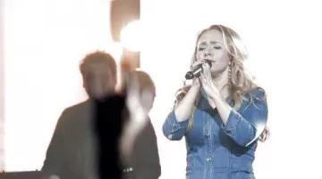 Vestido de mezclilla de Juliette Barnes (Hayden Panettiere) en Nashville