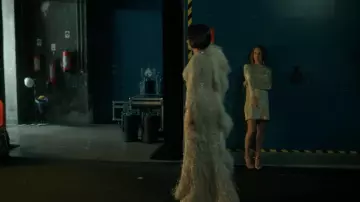 The dress silver Andrea Martel (Camille Cottin) in Ten percent S02E06