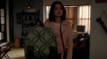 Jacket in imitation leather pink Aria Montgomery (Lucy Hale) in Pretty Little Liars