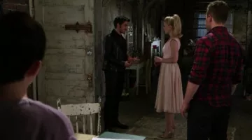 Emma Swan (Jennifer Morrison) bombea en Érase una vez